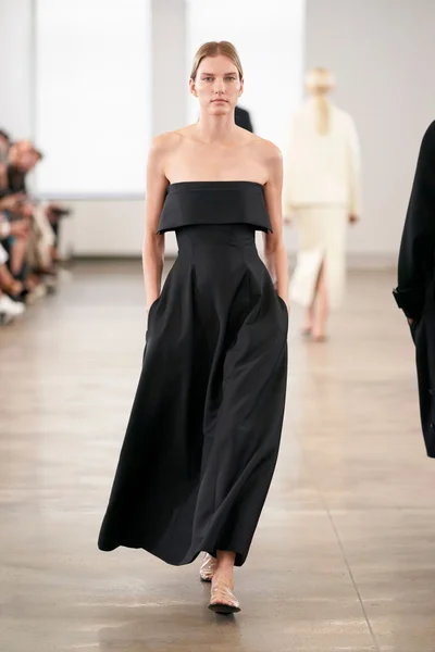 Look 25
